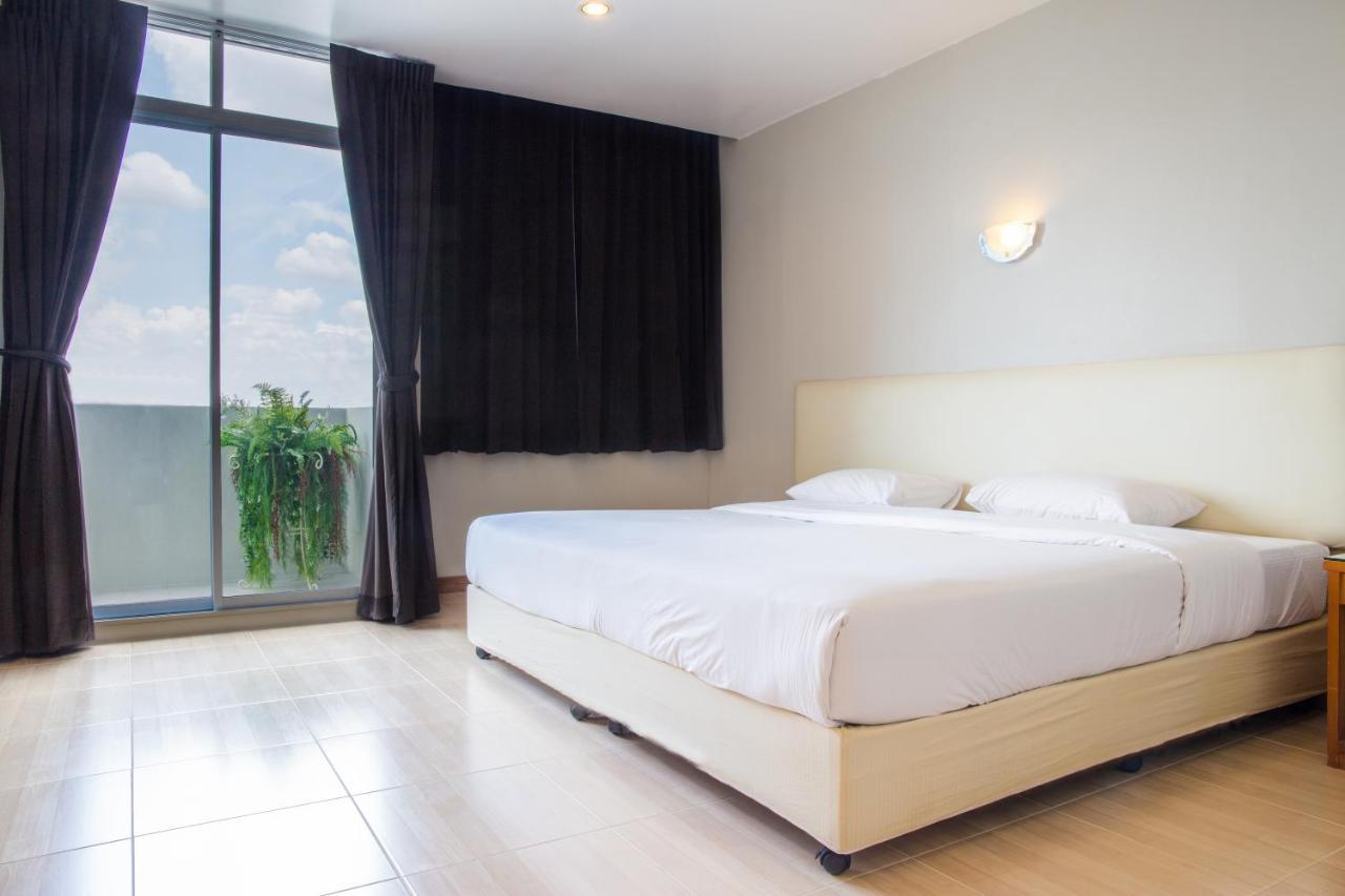 Rattana View Hotel Phitsanulok Exterior photo